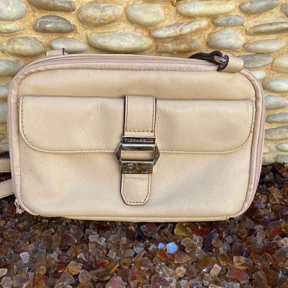 Tignanello Soft Pebbled Light Tan Leather Camera Crossbody. VGUC!